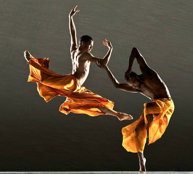 Deux danseurs blacks