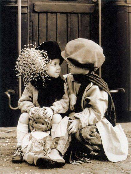 Deux enfants en amour
